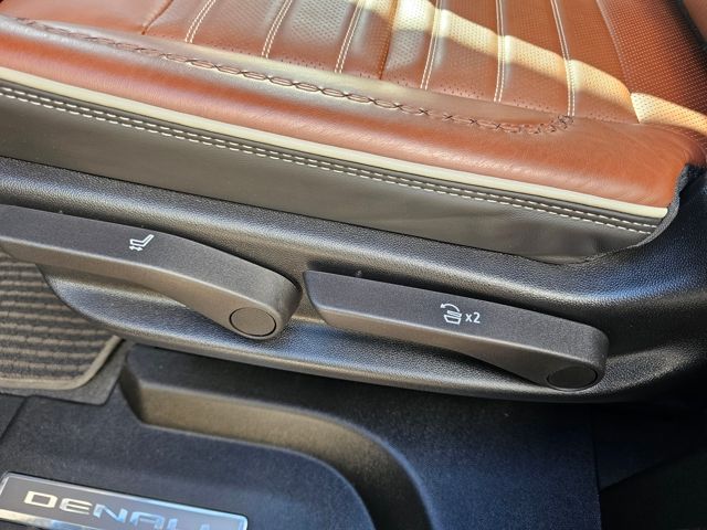 Used 2024 Black GMC Denali Ultimate image 20