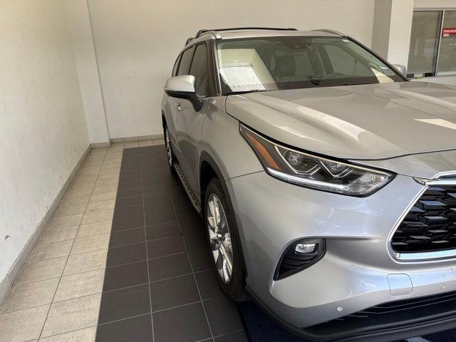 2025 Toyota Highlander Limited Silver at Gullo Toyota