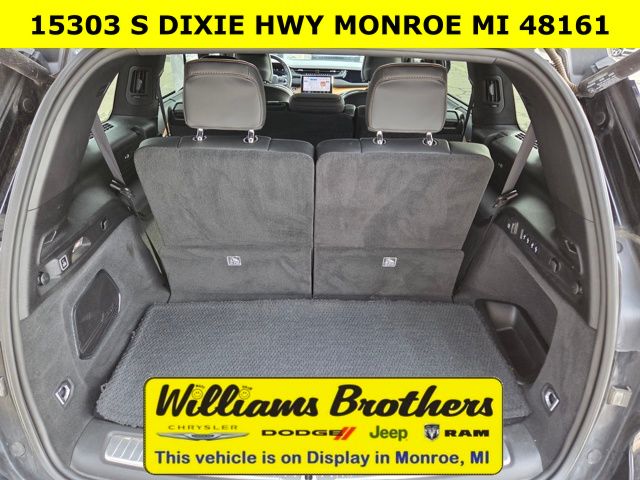 2023 Jeep Grand Cherokee L Summit - Diamond Black Crystal Pearlcoat exterior view 14