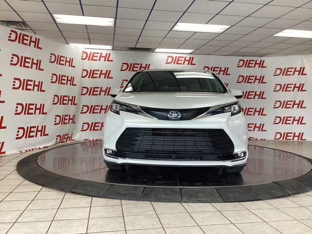 Used 2023 Toyota Sienna Van