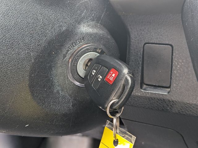 2015 Toyota RAV4 - Image 20