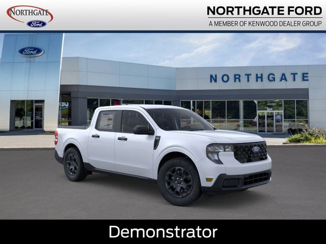 Space White Metallic 2025 Ford Maverick XLT SuperCrew AWD Pickup Truck All-Wheel Drive 8-Speed Automatic