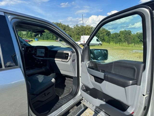 Used 2023 Silver Ford XLT image 13