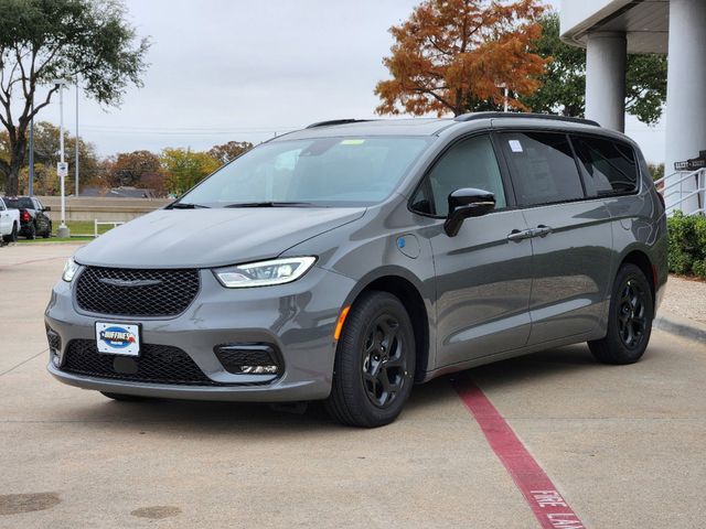 2025 Chrysler Pacifica Hybrid Select 2