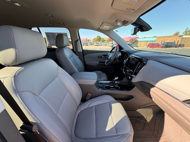 2021 Chevrolet Traverse Premier 42