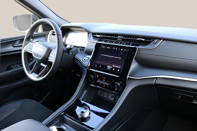 New Car 2025 Jeep Grand Cherokee L  Altitude X For Sale Under $40,000 In Austin, Texas