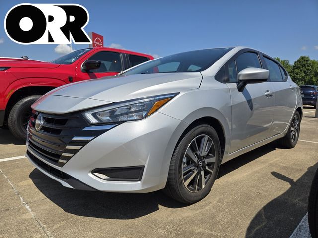 Brilliant Silver Metallic 2025 Nissan Versa Sedan Front-Wheel Drive Continuously Variable Transmission