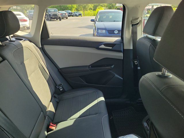 Used 2024 Gray Volkswagen 1.5T SE image 4