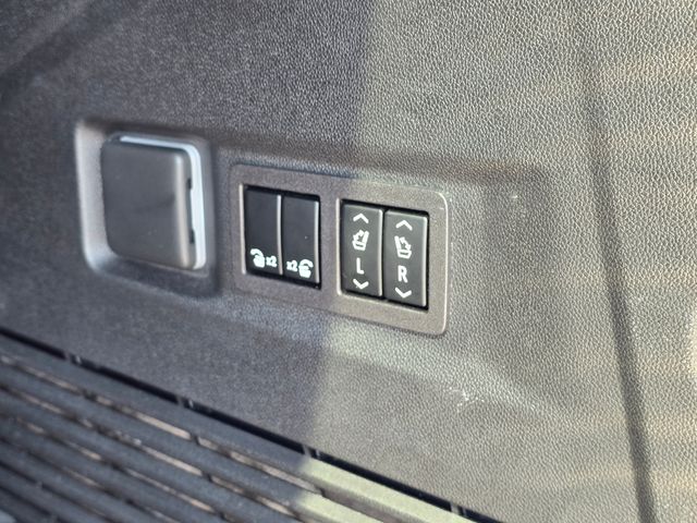 2023 Chevrolet Tahoe Premier:C02620A