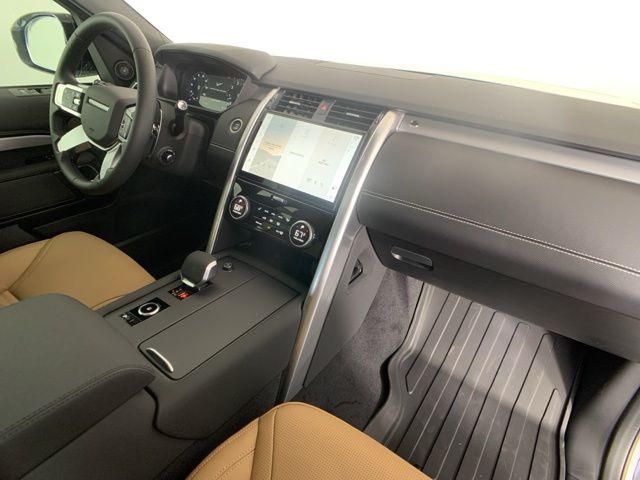 2025 Land Rover Discovery Dynamic SE 36