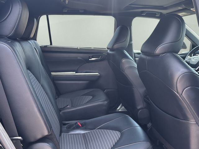 Used 2025 Toyota Highlander SUV