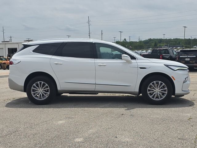 2023 Buick Enclave Essence:C02678