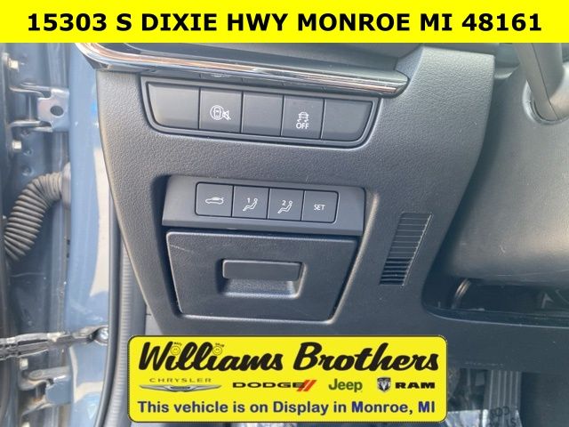 2024 Mazda Mazda3 2.5 S Carbon Edition - Gray Metallic exterior view 17