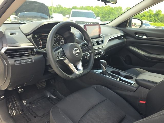 2025 Nissan Altima 2.5 SV:B02427
