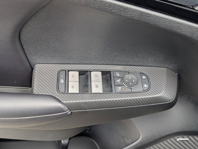 Used 2025 Black Mitsubishi SE image 11