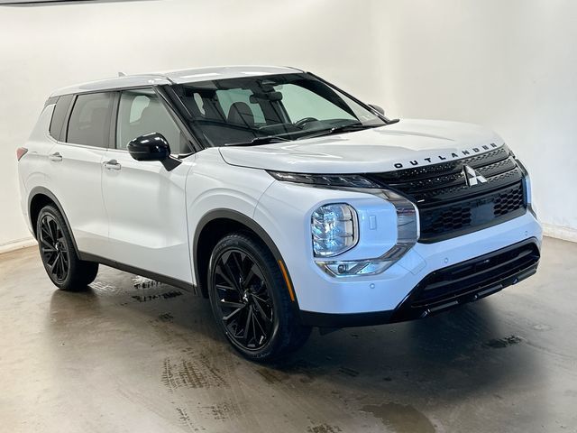2023 Mitsubishi Outlander   at Rafferty Subaru