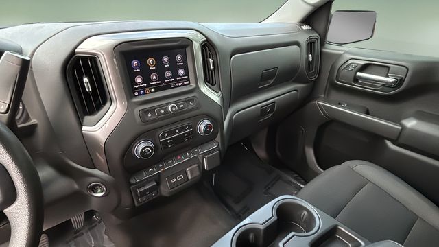 Used 2025 White Chevrolet Custom image 23