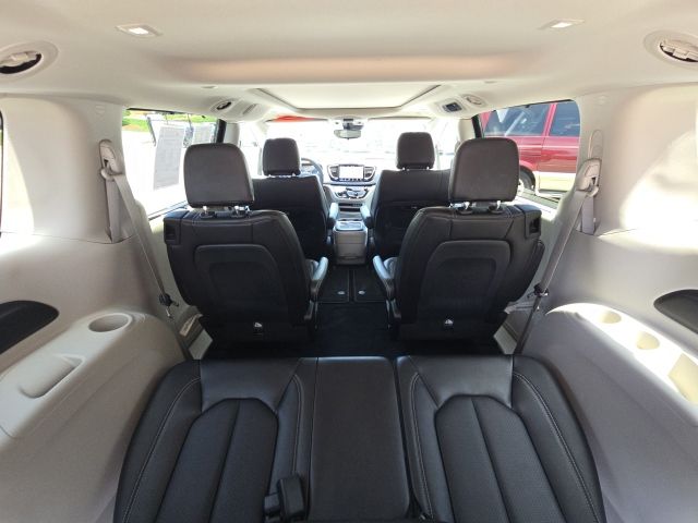 2023 Chrysler Pacifica Touring L:46447A