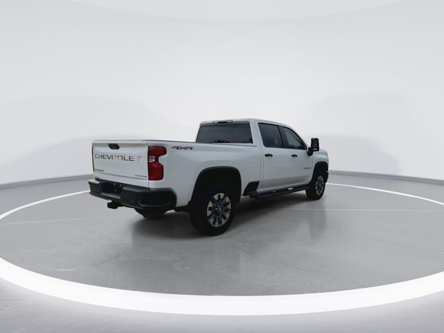 Used 2026 White Chevrolet Custom image 10