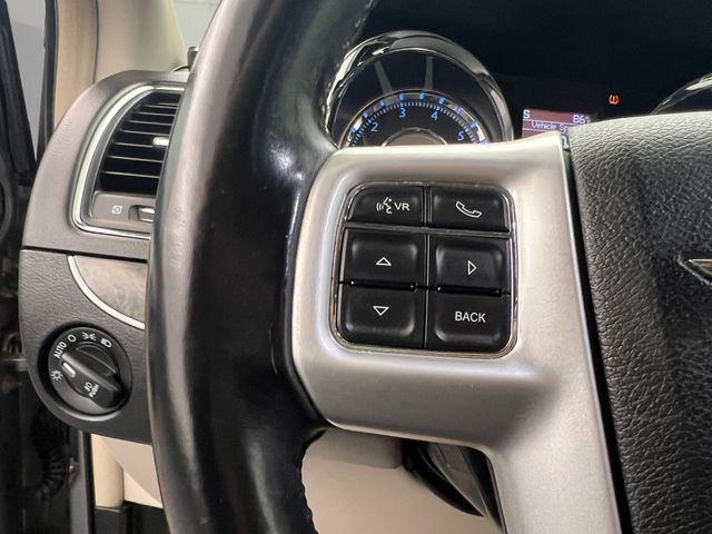 2014 Billet Silver Metallic Clearcoat Chrysler Town & Country Touring FWD Van