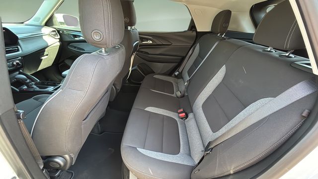 Used 2025 White Chevrolet LT image 19