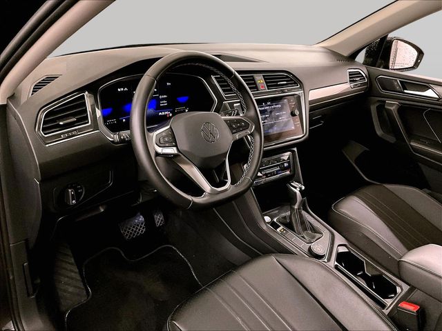 2023 Volkswagen Tiguan 2.0T SE - 11