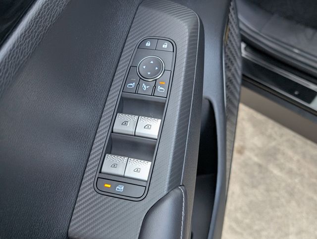 New 2026 Black Mitsubishi SE image 11