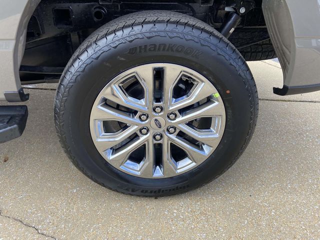 New 2026 Gray Ford Lariat image 7