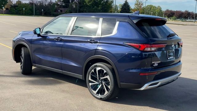 2022 Mitsubishi Outlander SE 6