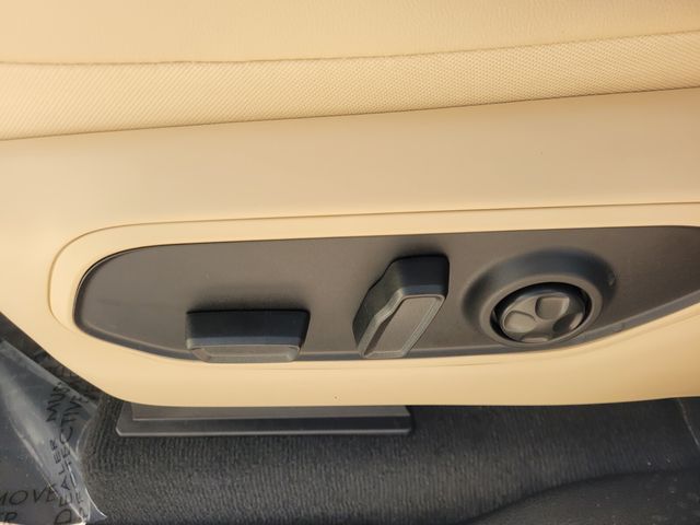 New 2025 White Jeep Limited image 5