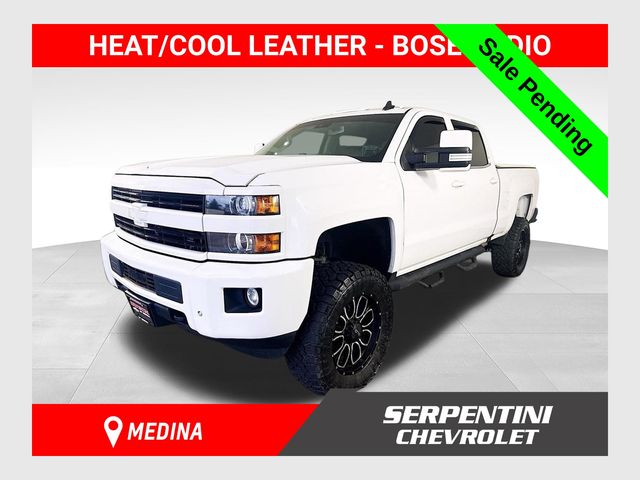 Summit White 2016 Chevrolet Silverado 2500HD Pickup Truck Four-Wheel Drive 6-Speed Automatic