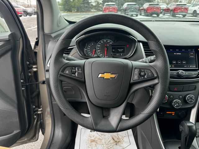 2021 Chevrolet Trax LS 19