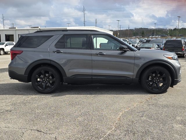 2024 Ford Explorer ST-Line:C02489A
