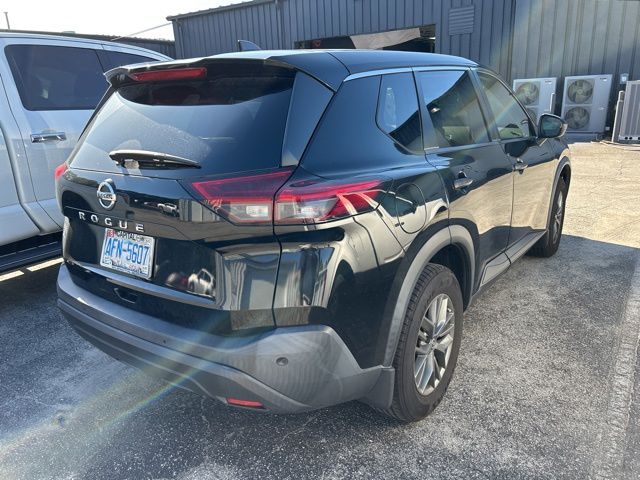 Used 2021 Black Nissan S image 7