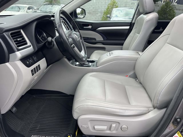 Used 2017 Toyota Highlander SUV