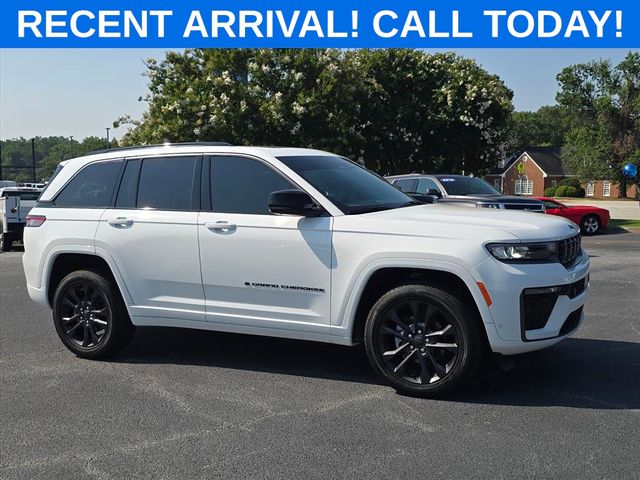 Bright White Clearcoat 2026 Jeep Grand Cherokee SUV / Crossover Four-Wheel Drive 8-Speed Automatic