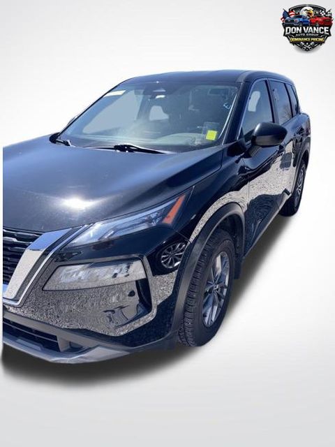 Super Black 2022 Nissan Rogue S FWD SUV / Crossover Front-Wheel Drive Continuously Variable Transmission