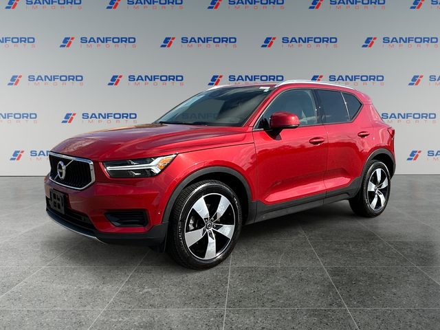 Fusion Red Metallic 2019 Volvo XC40 T4 Momentum FWD SUV / Crossover Front-Wheel Drive Automatic