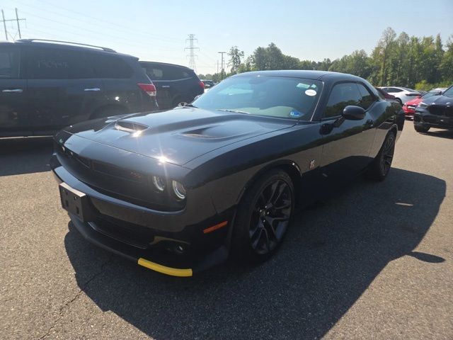 Pitch Black Clearcoat 2022 Dodge Challenger Coupe Rear-Wheel Drive 6-Speed Manual