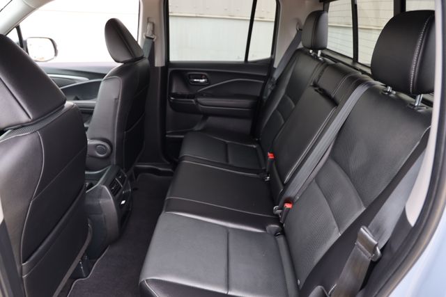 2023 Honda Ridgeline RTL Gray at Community Honda