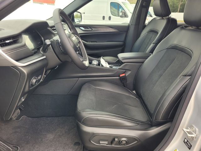 New 2025 Silver Jeep Altitude X image 4