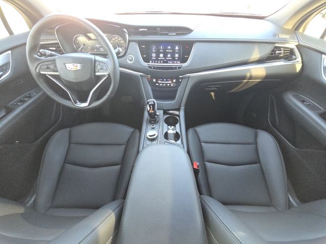 2024 Cadillac XT6 Luxury:C02525