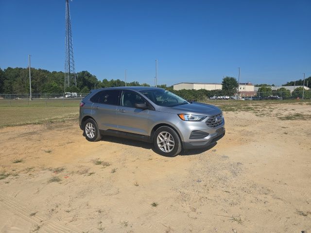 Used 2021 Iconic Silver Metallic Ford SE image 12