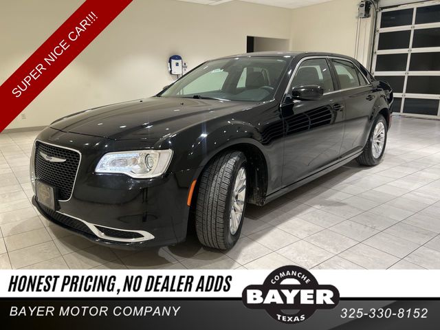 Gloss Black 2019 Chrysler 300 Sedan Rear-Wheel Drive 8-Speed Automatic