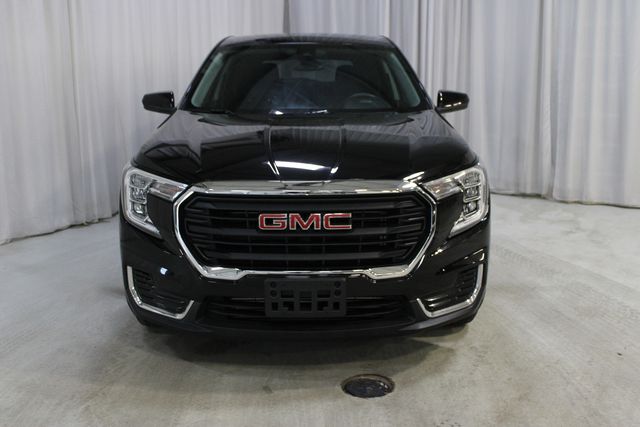 Used 2022 Black GMC SLE image 24