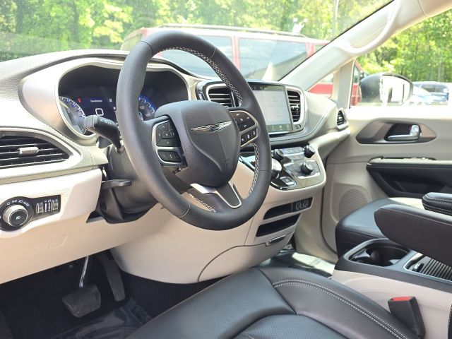 2023 Chrysler Pacifica Touring L:46447A