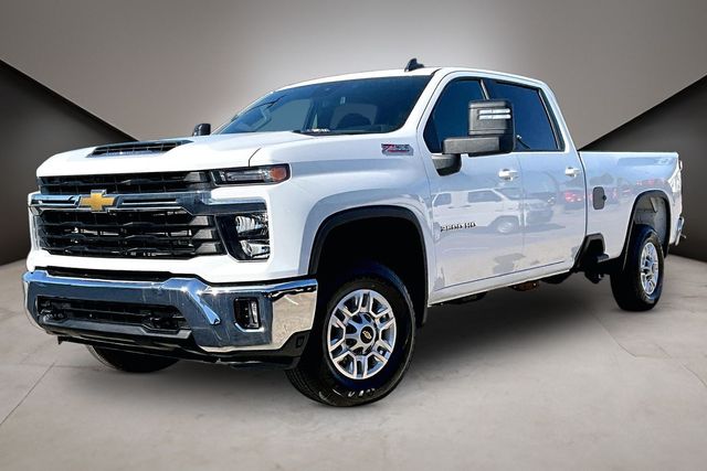 Summit White 2024 Chevrolet Silverado 2500HD Pickup Truck Four-Wheel Drive Automatic
