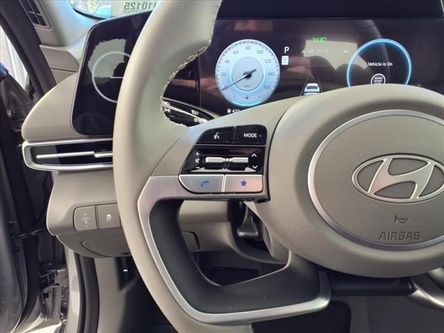 2025 Hyundai Elantra SEL Convenience photo