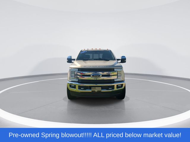 Used 2017 White Gold Metallic Ford King Ranch image 3
