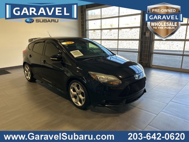 Tuxedo Black Metallic 2014 Ford Focus ST Hatchback Front-Wheel Drive 6-Speed Manual